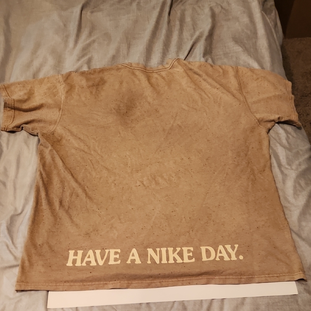 Nike Tan Tee with Daisy Flowe Graphic - Picture 6 of 7